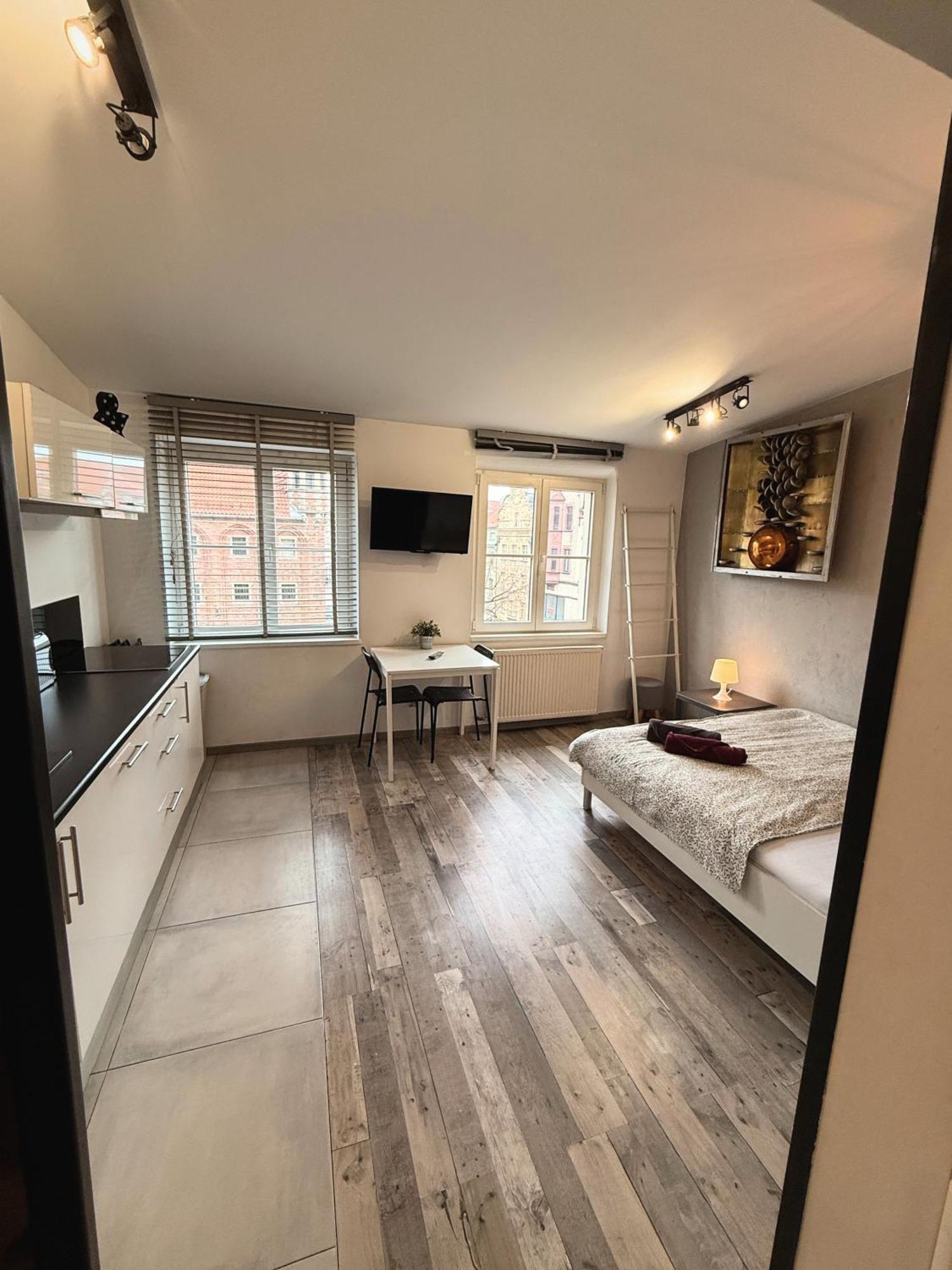 Apartament Z Widokiem Na Pomnik Kopernika - Rynek Staromiejski Торунь Екстер'єр фото